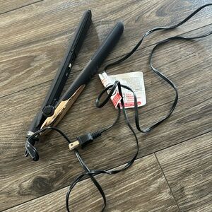 ELLE HAIR STRAIGHTENER
